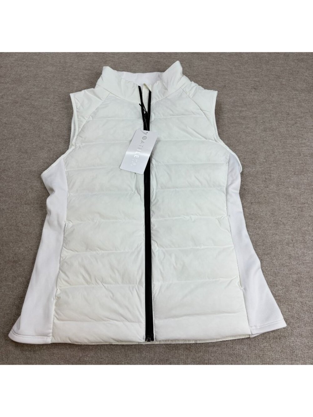 Athleta Womens Vest Medium White Inlet 2.0 Primaloft Puffer NEW